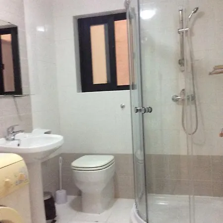 Captain's Den Xlendi
