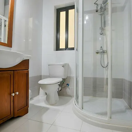Captain's Den Apartment *